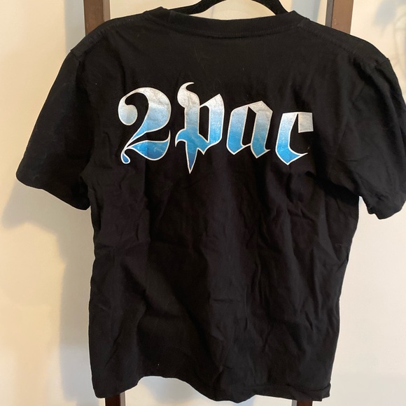 TUPAC T - Picture 2 of 3